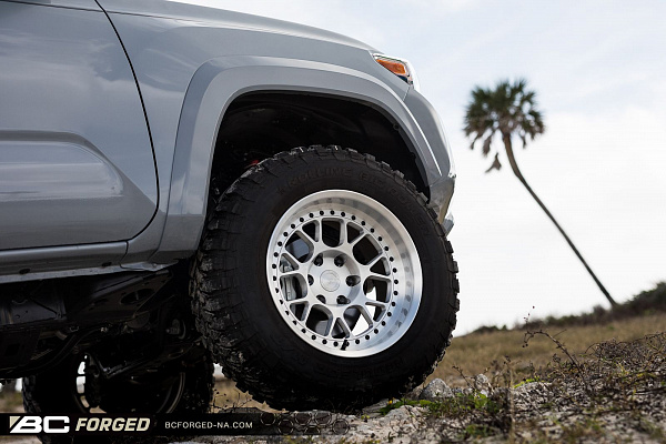Фото дисков BC Forged LE72 // MLE72 Глянцевый лак на Toyota Tacoma III