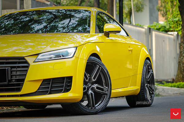 Фото дисков Vossen HF-1 Глянцевый темный лак на Audi TT (8S)