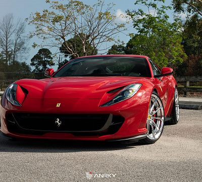 Фото дисков Anrky AN28 на Ferrari 812