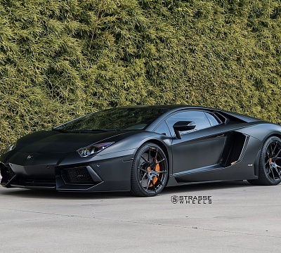 Фото дисков Strasse Wheels SM5R Deep Concave Monoblock на Lamborghini Aventador