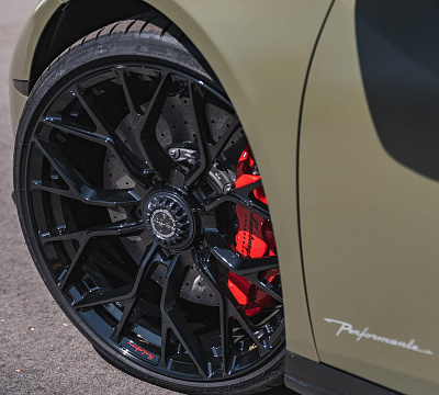 Фото дисков Brixton Forged PF10 на Lamborghini Huracan