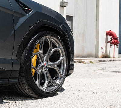 Фото дисков HRE P111SC на Lamborghini Urus