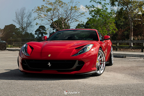 Фото дисков Anrky AN28 Полированный лак на Ferrari 812