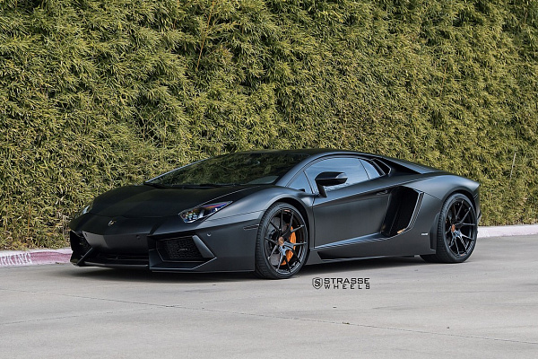 Lamborghini Aventador LP700-4