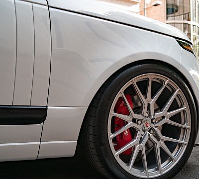 Фото дисков Vossen M-X3 на Land Rover Range Rover IV
