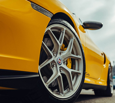 Фото дисков HRE R101 на Porsche 911 V
