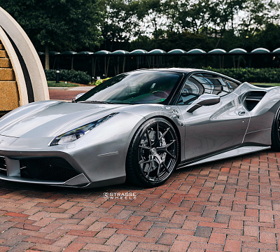 Фото дисков Strasse Wheels SM5RT Deep Concave Monoblock на Ferrari 488