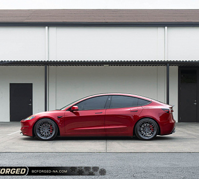 Фото дисков BC Forged HCA675 на Tesla Model 3