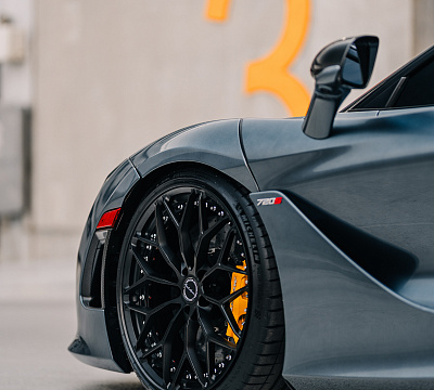 Фото дисков Brixton Forged CM6-R на McLaren 720S