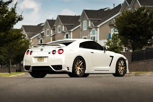 Nissan GT-R