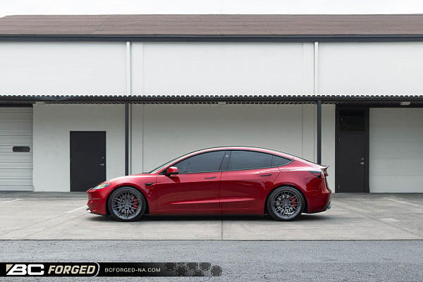 Фото дисков BC Forged HCA675 Сатиновый тонированный лак на Tesla Model 3