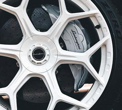 Фото дисков Brixton Forged MW03 на Lamborghini Urus