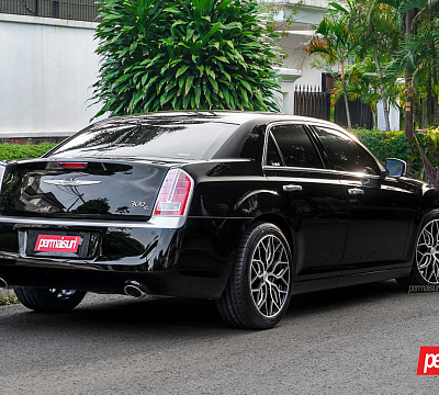 Фото дисков Vossen HF-2 на Chrysler 300 II