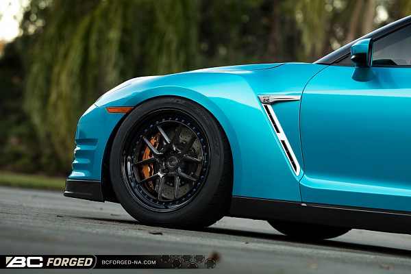 Фото дисков BC Forged LE52 // MLE52 Глянцевый темный лак на Nissan GT-R