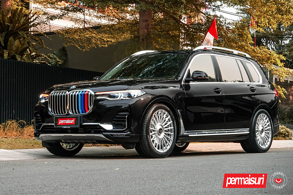 Фото дисков Vossen S17-15T Глянцевый лак на BMW X7 (G07)