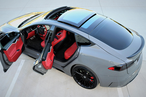 Фото дисков HRE P103 Черный сатин на Tesla Model S