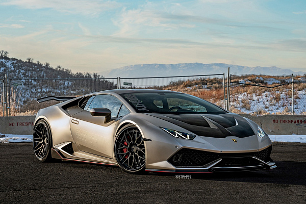 Фото дисков Strasse Wheels SV10M Deep Concave FS Черный сатин на Lamborghini Huracan