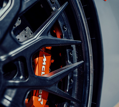 Фото дисков Strasse Wheels SV10M Deep Concave FS на McLaren 720S