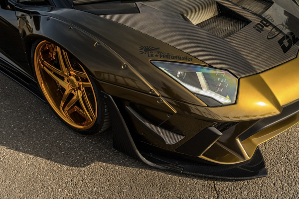 Фото дисков Savini SV71 Глянцевое золото на Lamborghini Aventador