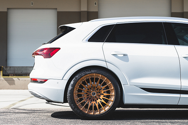 Фото дисков Brixton Forged HS1 Сатиновая медь на Audi E-tron