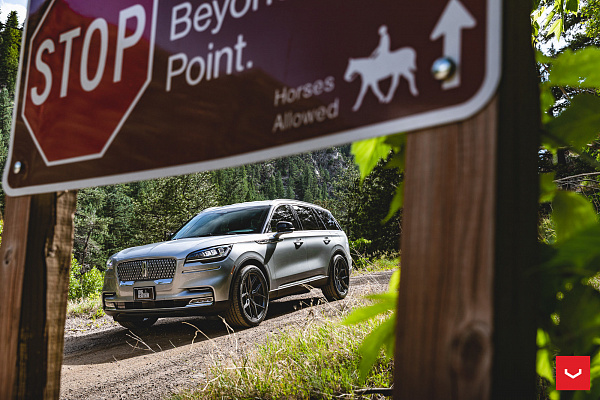 Фото дисков Vossen HF-5 Сатиновый графит на Lincoln Aviator II