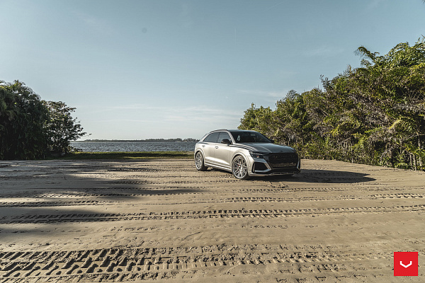 Audi RSQ8