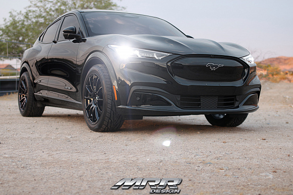 Фото дисков MRR GF6 Черный глянец на Ford Mustang Mach-E