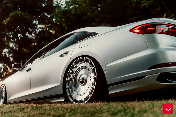 Фото дисков Vossen HF-9 Глянцевый лак на Audi A/S 8 (D5)