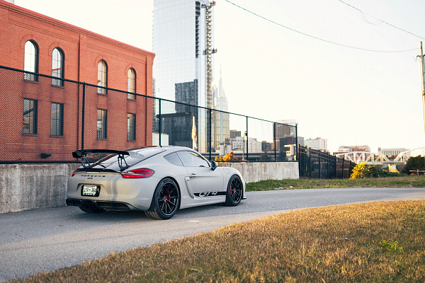Фото дисков Brixton Forged R11-R Черный сатин на Porsche Cayman II