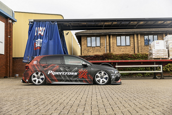 Фото дисков Rotiform AVS Серебро на Volkswagen Golf VIII