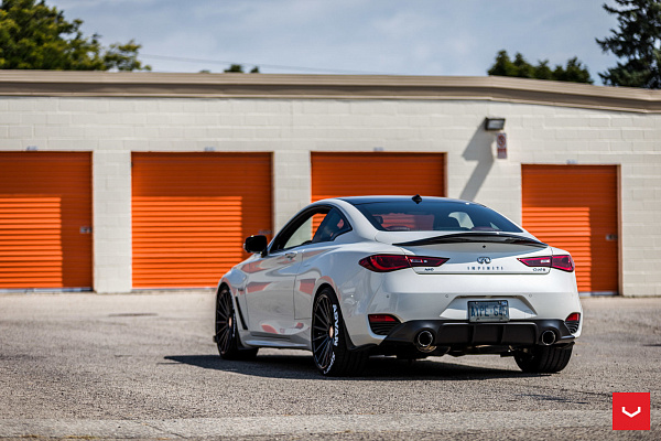 Фото дисков Vossen VFS-2 Черный глянец на Infiniti Q60 II