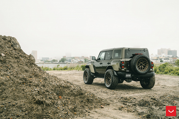 Фото дисков Vossen HFX-1 (6-Lug) Сатиновое темное золото на Ford Bronco
