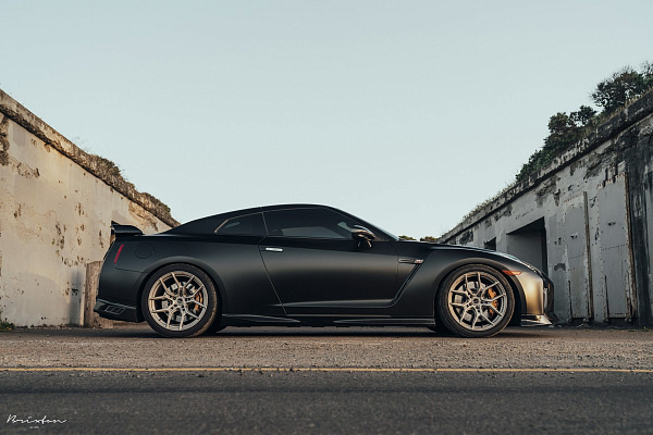 Фото дисков Brixton Forged CM5-R Сатиновый тонированный лак на Nissan GT-R