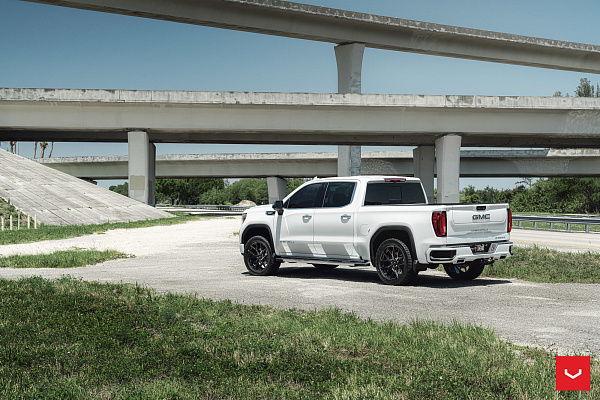 Фото дисков Vossen HF6-4 Черный глянец на GMC Sierra IV