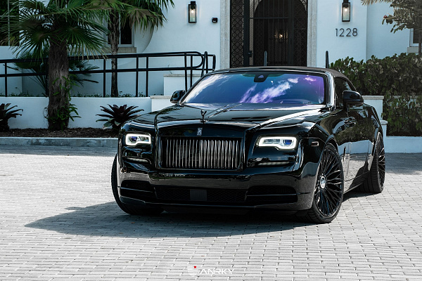 Фото дисков Anrky RF-140 Черный глянец на Rolls-Royce Wraith