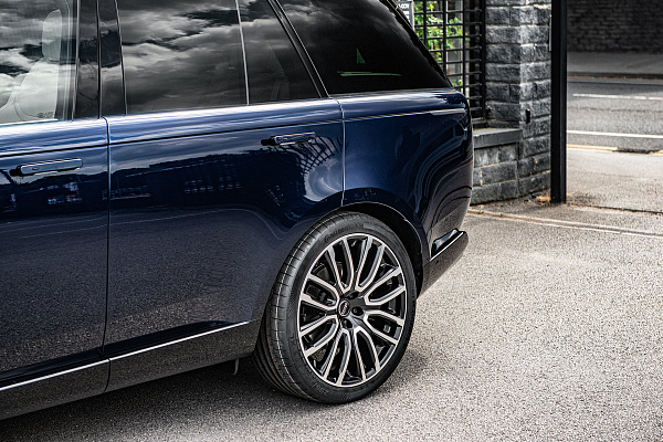 Фото дисков Kahn Pace Car  на Range Rover V