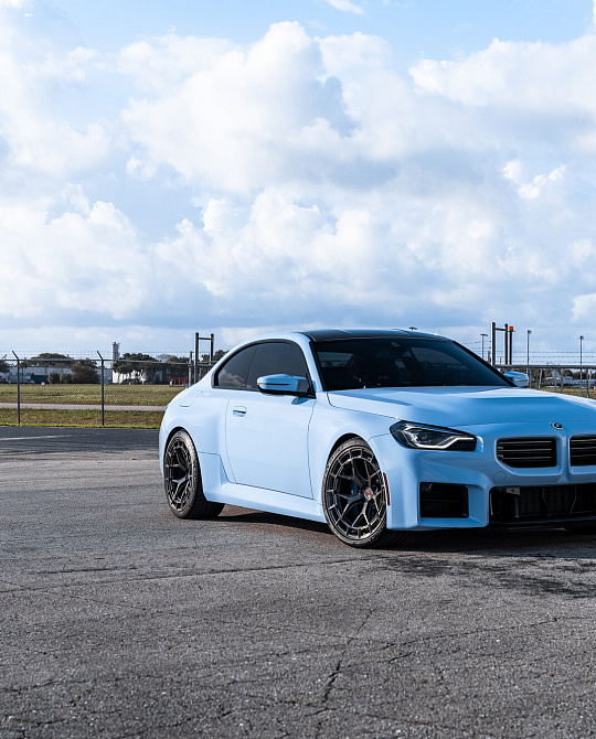 Фото дисков LC3-01 Глянцевый темный лак на BMW 2/M2 (G42/G87)