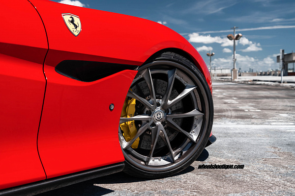 Фото дисков HRE S204 Глянцевый темный лак на Ferrari Portofino