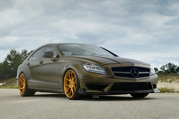 Фото дисков Strasse Wheels SM5 Deep Concave Сатиновое золото на Mercedes-Benz CLS (C218)