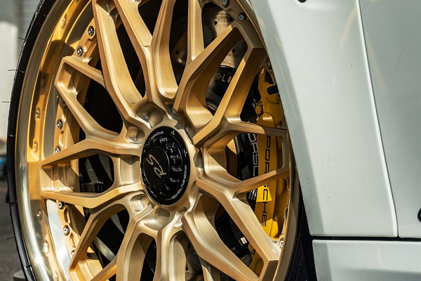 Фото дисков Anrky RS1 Сатиновое золото на Porsche 911 VII