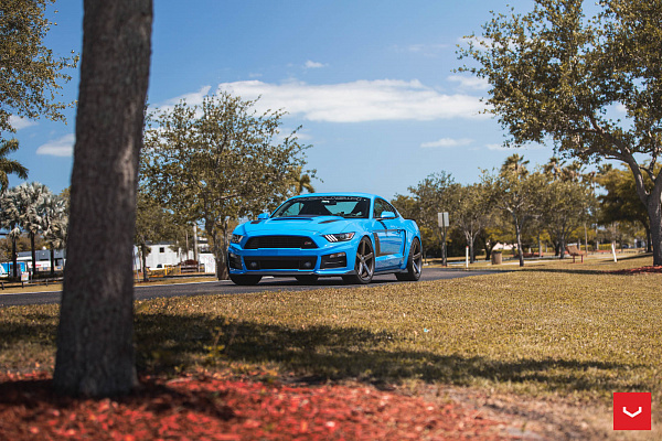 Фото дисков Vossen CV3 Глянцевый графит на Ford Mustang VI