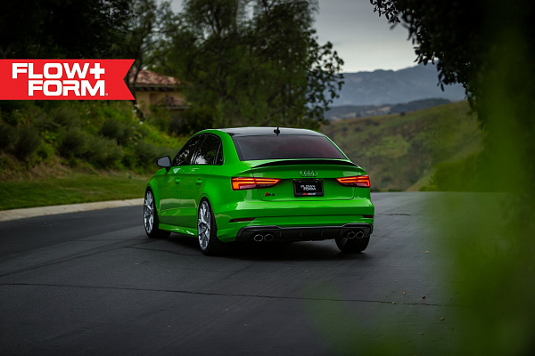 Фото дисков HRE FF10 Серебро на Audi A/S/RS 3 (8V)