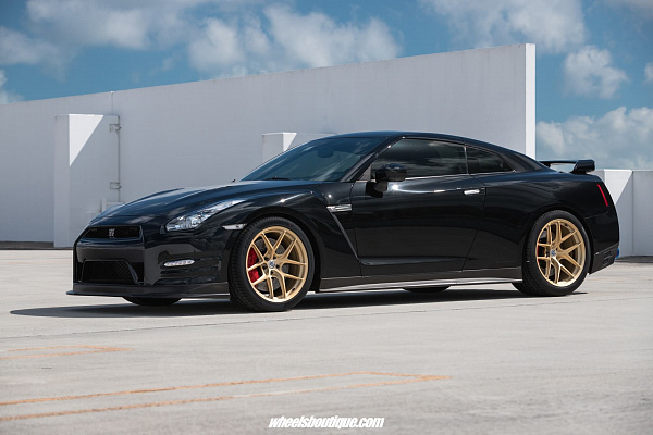 Фото дисков HRE R101 Lightweight Сатиновое золото на Nissan GT-R