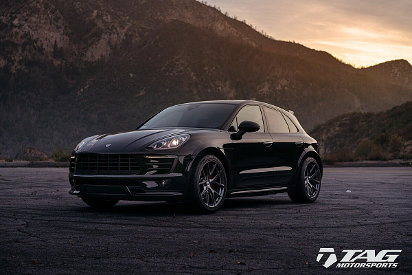 Фото дисков HRE P101 Глянцевый темный лак на Porsche Macan I
