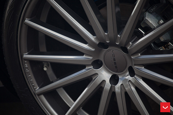 Фото дисков Vossen VFS-2 Глянцевый графит на Lexus NX I
