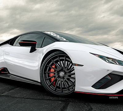 Фото дисков Strasse Wheels SV15T Deep Concave FS на Lamborghini Huracan