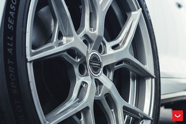 Фото дисков Vossen HF-5 Серебро на Audi Q5 GU
