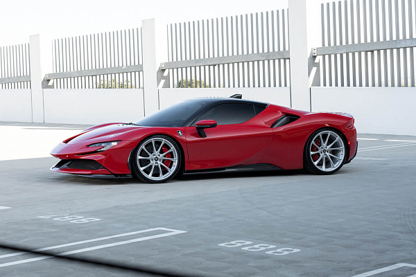 Фото дисков HRE P204 Глянцевый лак на Ferrari SF90