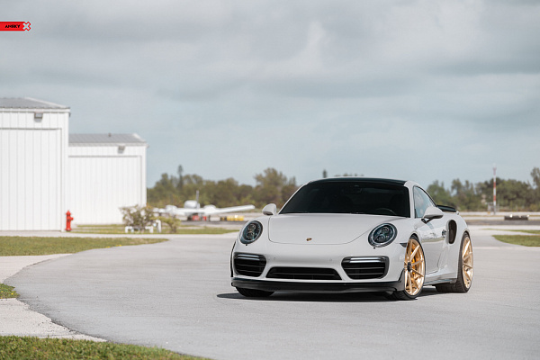Фото дисков Anrky AN18 Глянцевая шампань на Porsche 911 VII