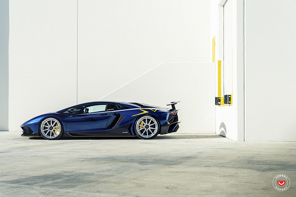 Фото дисков Vossen EVO-2R (3-Piece) Полированный лак на Lamborghini Aventador